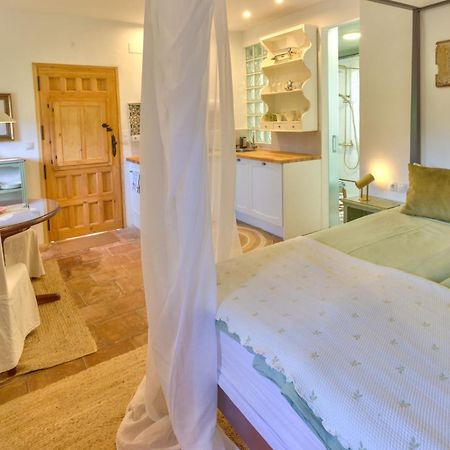 مبيت وإفطار Albuñuelas Cortijo El Pino Retreat المظهر الخارجي الصورة