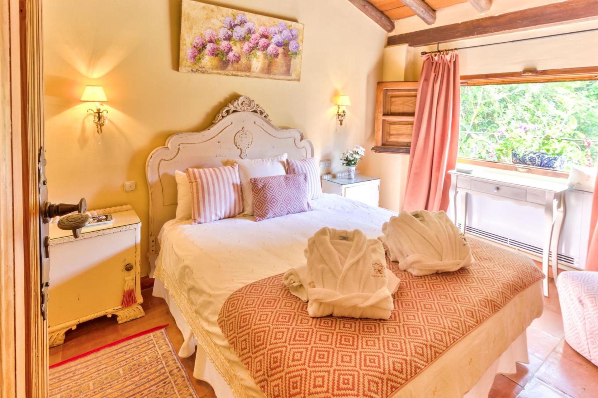 مبيت وإفطار Albuñuelas Cortijo El Pino Retreat المظهر الخارجي الصورة