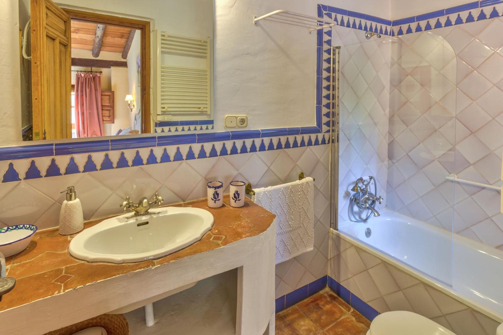 مبيت وإفطار Albuñuelas Cortijo El Pino Retreat المظهر الخارجي الصورة